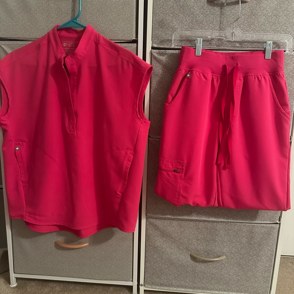 Women's Pink Sleeveless Top and Skirt Set